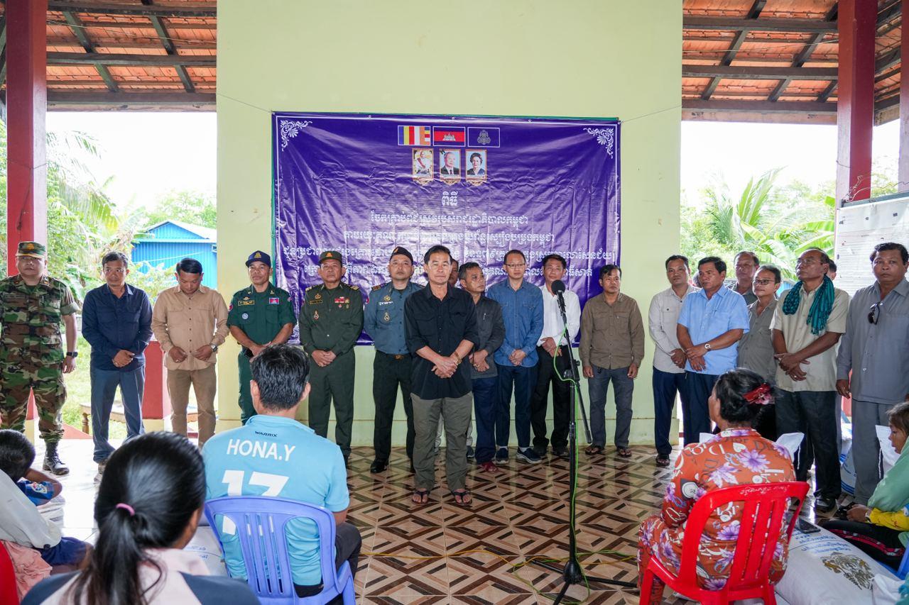 ពលរដ្ឋក្នុងស្រុកតាលោសែនជ័យ ៧៩គ្រួសារ ទទួលបានស្រូវពូជពីប្រមុខរាជរដ្ឋាភិបាល បន្ទាប់ពីទទួលរងការប៉ះពាល់ និងខូចខាតដោយជំនន់ទឹកភ្លៀង