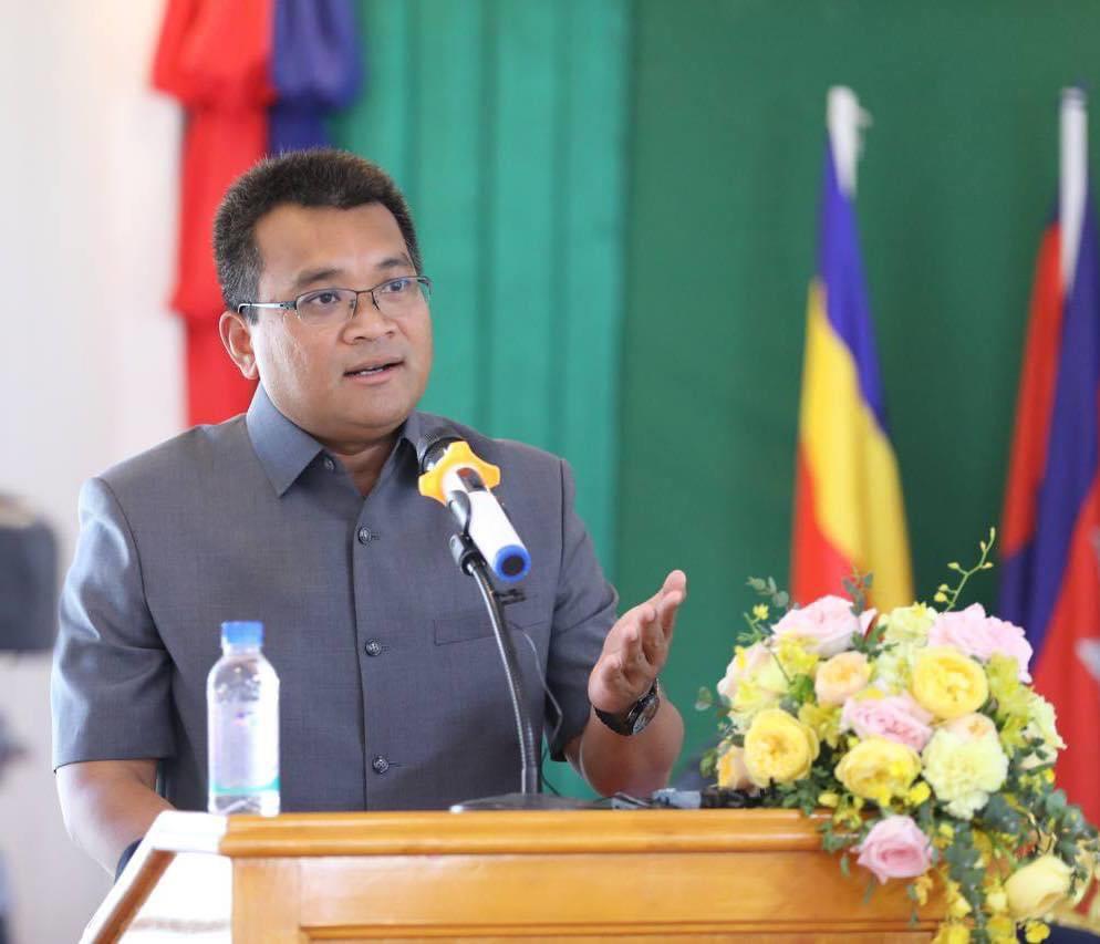 រដ្ឋមន្ត្រី ប៉េង ពោធិ៍នា ជួបសំណេះសំណាលជាមួយថ្នាក់ដឹកនាំ មន្ត្រីរាជការ មន្ត្រីកិច្ចសន្យា និងបុគ្គលិកកម្មករ នៃមន្ទីរសាធារណការ និងដឹកជញ្ជូន ខេត្តកំពង់ស្ពឺ