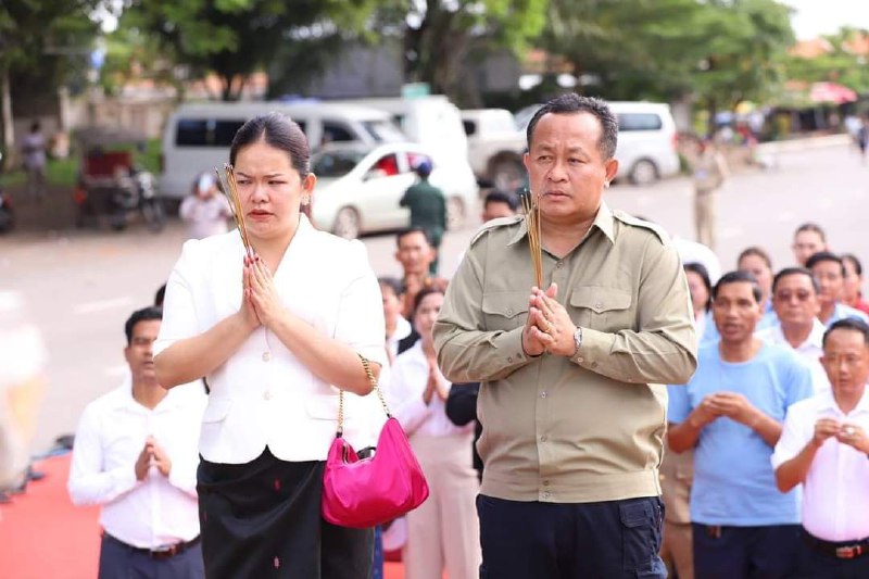 រដ្ឋខេត្តខេត្តកែបរៀបចំកែលម្អធ្វើរង្វង់មូលត្រីផ្សោតនៅមុខមន្ទីរទេសចរណ៍ដើម្បីបញ្ចៀសការកកស្ទះនាឱកាសបុណ្យសមុទ្រលើកទី ១០ ជុំទី ៣ ឆ្នាំ២០២៣នៅខេត្តកែបនាពេលខាងមុខ