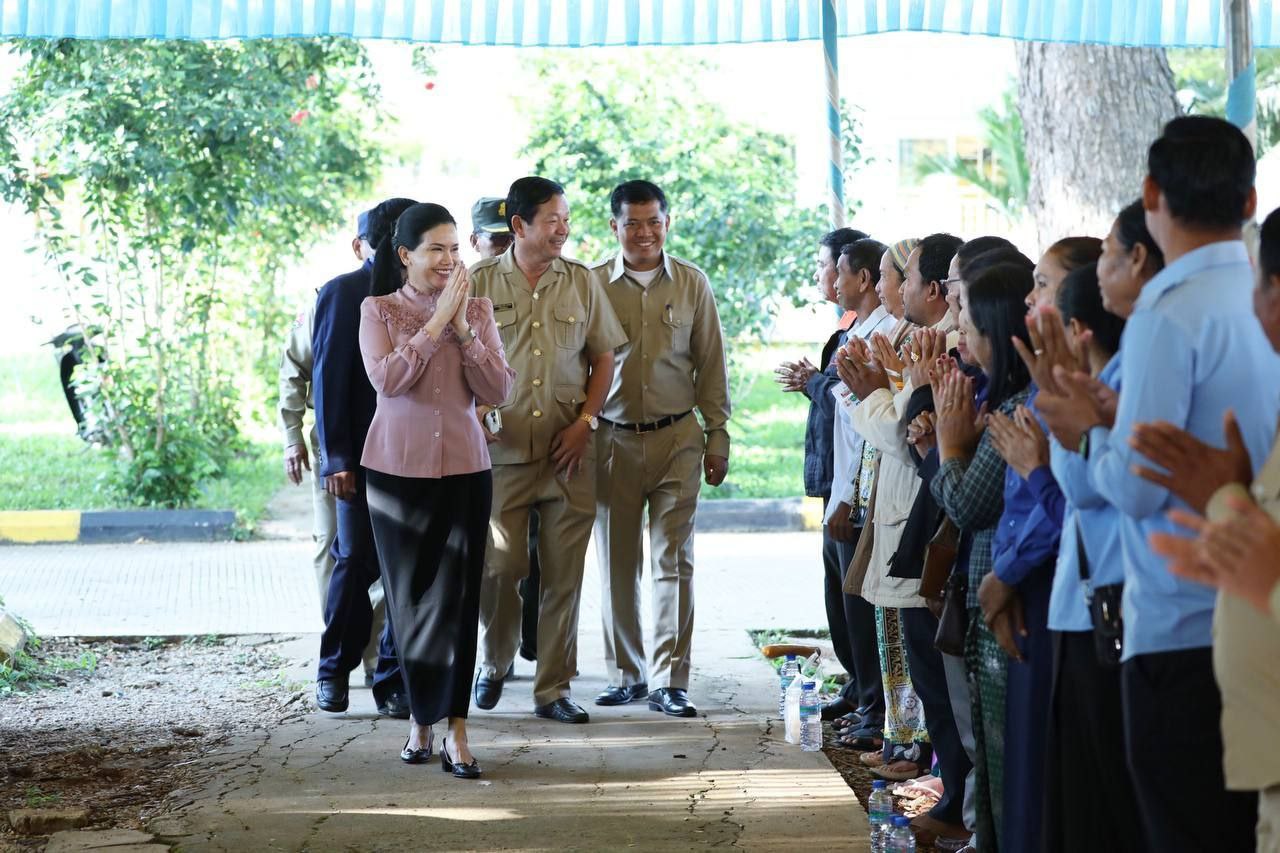 លោកជំទាវ អភិបាលខេត្តប៉ៃលិនចូលរួមវេទិការផ្សព្វផ្សាយ និងដើម្បីពិគ្រោះយោបល់របស់ក្រុមប្រឹក្សាខេត្តប៉ៃលិន រកដោះស្រាយជូនប្រជាពលរដ្ឋ