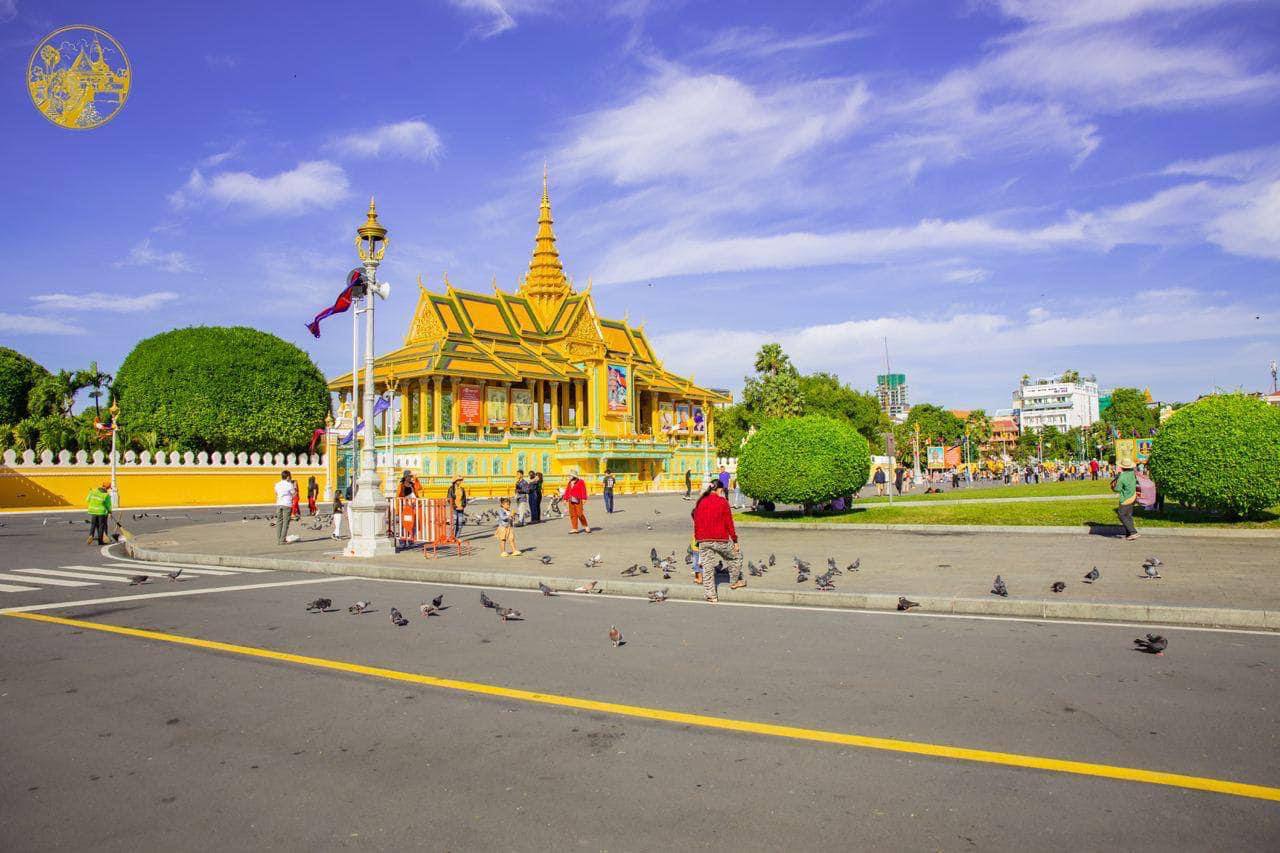 ទិដ្ឋភាពពេលព្រឹកព្រលឹមថ្ងៃទីបី នៃព្រះរាជពិធីបុណ្យ អុំទូក បណ្តែតប្រទីប និងសំពះព្រះខែ អកអំបុក ឆ្នាំ២០២៣