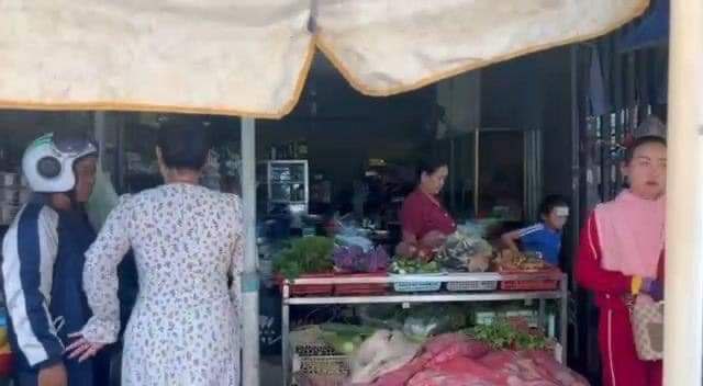 ម្តាយបង្កើតអប្រិយធ្វើទារុណកម្មលើកូនស្រីរាល់ថ្ងៃក្រោយអ្នកជិតខាងប្តឹងសមត្ថកិច្ចជួយអន្តរាគមន៍រត់គេចខ្លួនបាត់ស្រមោល