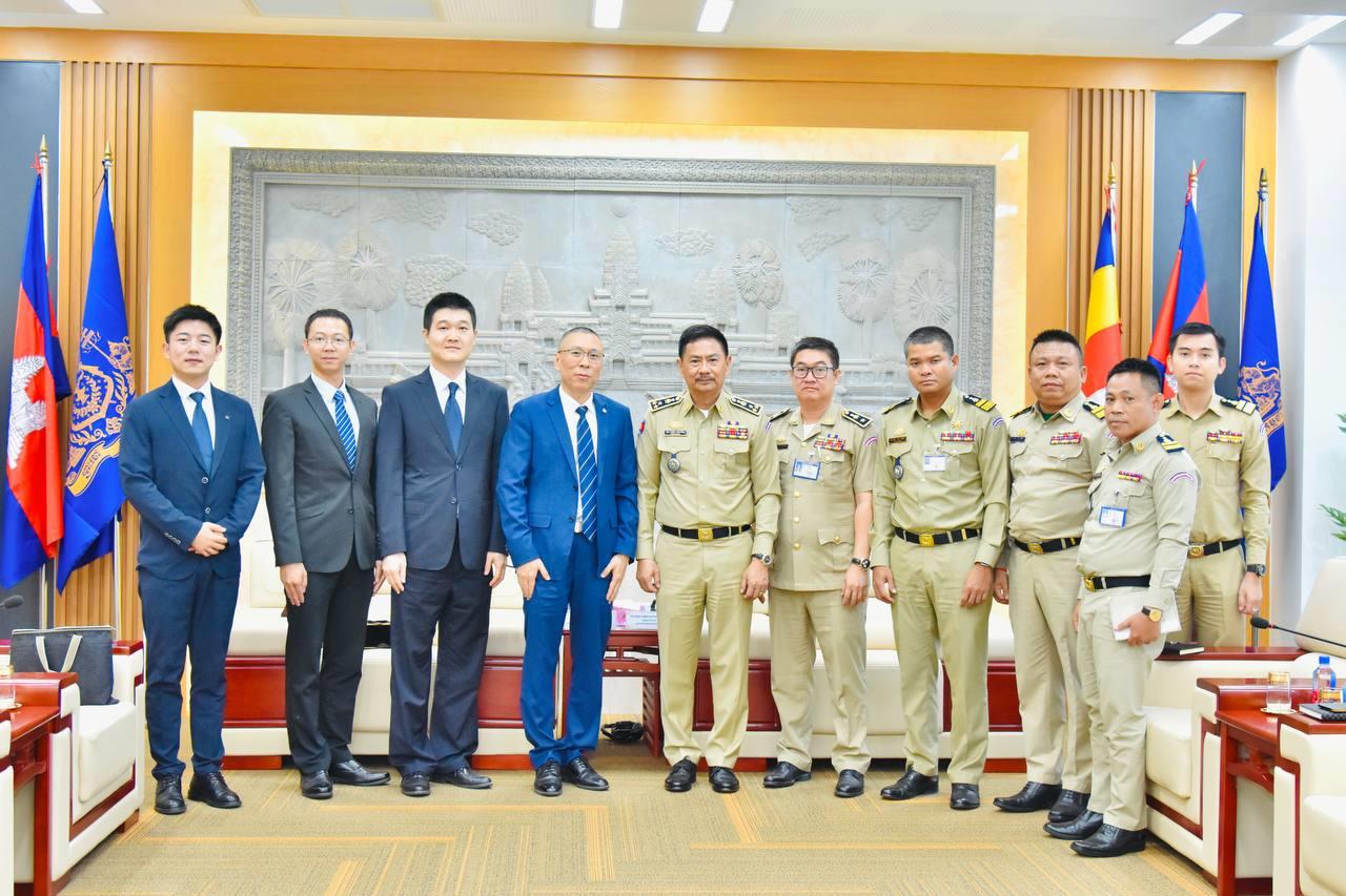 ឧត្តមសេនីយ៍ឯក ជួន ណារិន្ទ អនុញ្ញាតឱ្យទីប្រឹក្សាទំនាក់ទំនងកិច្ចការនគរបាល នៃស្ថានទូតចិនប្រចាំកម្ពុជាចូលជួបពិភាក្សាស្តីពីកិច្ចសហប្រតិបត្តិការងារ