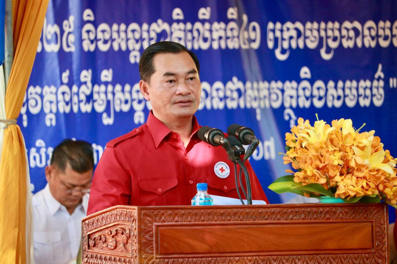 អភិបាលខេត្តត្បូងឃ្មុំ សំណេះសំណាល ចែកអំណោយជូនជនមានពិការភាព២០០នាក់ ក្នុងឱកាសប្រារព្ធទិវាជនមានពិការភាពកម្ពុជាលើកទី២៥ និងអន្តរជាតិលើកទី៤១