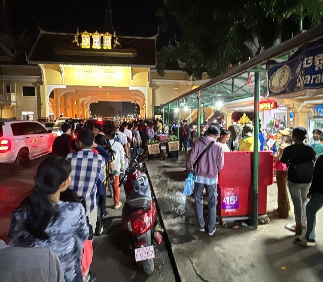 ការកកស្ទះការឆ្លងកាត់ចេញ-ចូល នៅច្រកទ្វាអន្តរជាតិប៉ោយប៉ែត ដោយសារបញ្ហាមួយចំនួន ខណៈអាជ្ញាធរកំពុងដោះស្រាយ