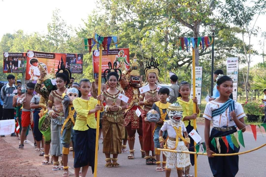 ក្រុមសិល្បករ យុវជន និងវិស័យឯកជន ចូលរួមដង្ហែក្បួនព្យុហយាត្រា ដើម្បីអបអរសាទរ ព្រឹត្តិការណ៍ «រំលឹកគុណអង្គរ»