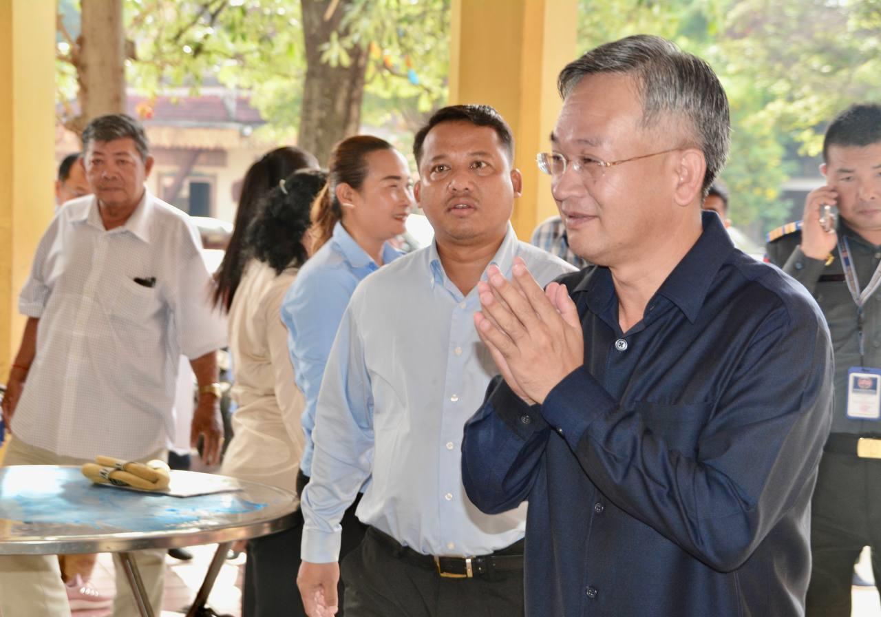 ប្រជាពលរដ្ឋចំនួន៥៤២គ្រួសារ នៅសង្កាត់ព្រែកប្រា ទទួលបានបណ្ណសមធម៌ និងបណ្ណទទួលរងហានិភ័យ