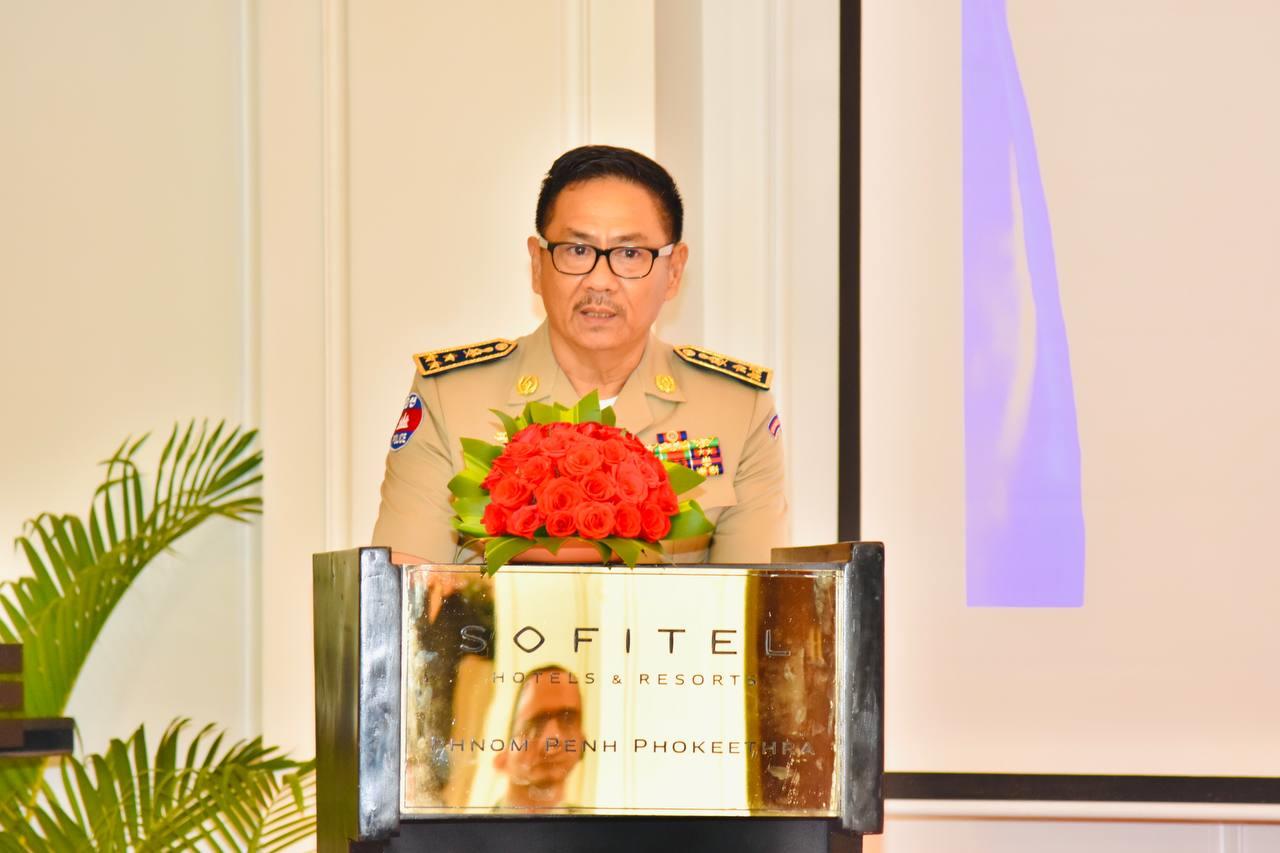 ឧត្តមសេនីយ៍ឯក ជួន ណារិន្ទ បើកវគ្គសិក្ខាសាលាស្តីពីការលើកកម្ពស់សុវត្ថិភាពអ្នកសារព័ត៌មានស្រ្តី ដើម្បីពង្រឹងសេរីភាពនៃការបញ្ចេញមតិនៅកម្ពុជា