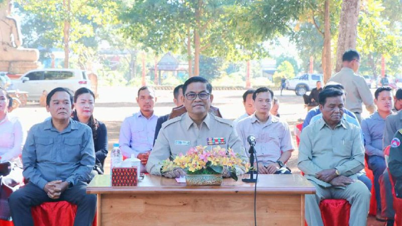 អភិបាលខេត្តរតនគិរី នាំយកអំណោយជាស្បៀងអាហាររបស់រាជរដ្ឋាបាលចែកជូនគ្រួសារមានជីវភាពខ្វះខាតជួបការលំបាក ចាស់ជរា ជនពិការ ស្ត្រីមេម៉ាយ កុមារកំព្រាចំនួន១៧០គ្រួសារនៅស្រុកអូរយ៉ាដាវ