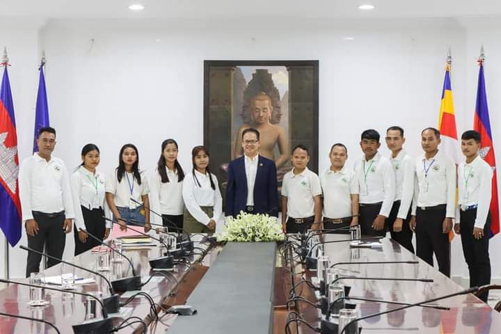 រដ្ឋមន្រ្តីក្រសួងបរិស្ថានជំរុញឱ្យសមាគមអ្នកស្រឡាញ់បរិស្ថាន និងសង្គមចូលរួមផ្សព្វផ្សាយវប្បធម៌បៃតងដើម្បីជួយពលរដ្ឋចាកផុតភាពក្រីក្រ