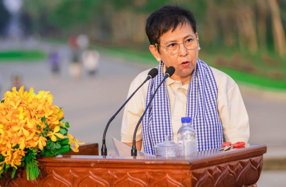 បណ្ឌិតសភាចារ្យ ភឿង សកុណាថ្លែងថា យើងមិនអាចក្លាយជាអនក្ខរជនលើទឹកដីខ្លួនឯងបានទេ