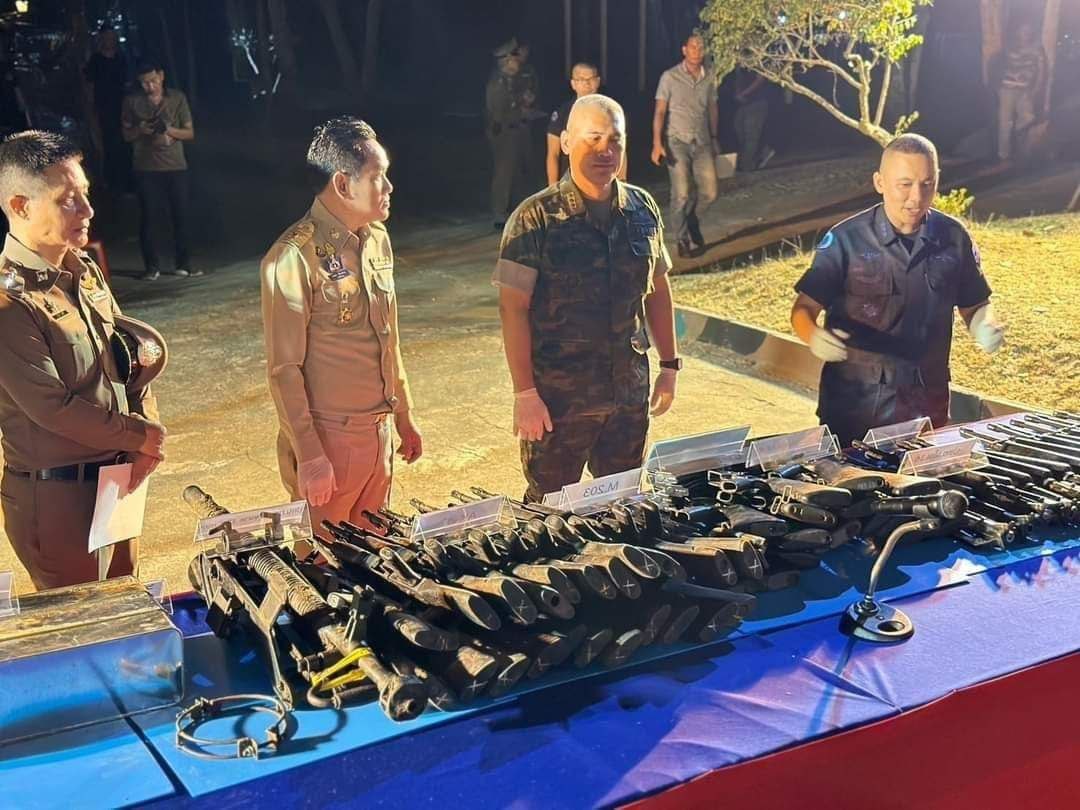 ថៃប្រទះឃើញអាវុធយុទ្ធភណ្ឌជាច្រើននៅក្បែរព្រំដែនកម្ពុជាប្រទេសថៃ
