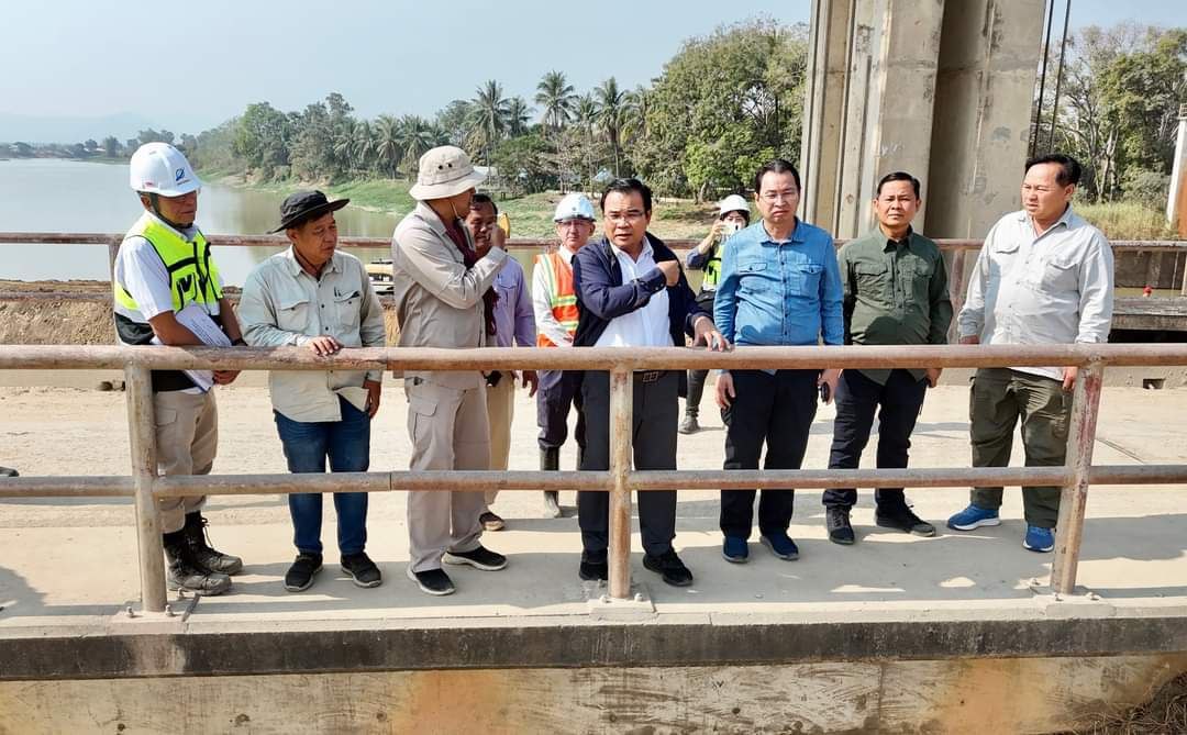 លោក ថោ ជេដ្ឋា រដ្ឋមន្ត្រីក្រសួងធនធានទឹក និងឧតុនិយម ដឹកនាំមន្ត្រីជំនាញចុះពិនិត្យវឌ្ឍនភាពគម្រោងកែលម្អ និងស្តារឡើងវិញ ប្រព័ន្ធស្រោចស្រព និងប្រព័ន្ធដោះទឹកភាគនិរតីរាជធានីភ្នំពេញ