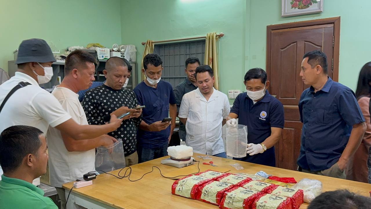 មិនចេះតិតលោកព្រះ! គ្រឿងញៀនជាង ១០គីឡូក្រាម និងឧក្រិដ្ឋជន ចំនួន ០៤នាក់ ត្រូវបានមន្ទីរប្រឆាំងបទល្មើសគ្រឿងបង្ក្រាប នៅខេត្តសៀមរាប