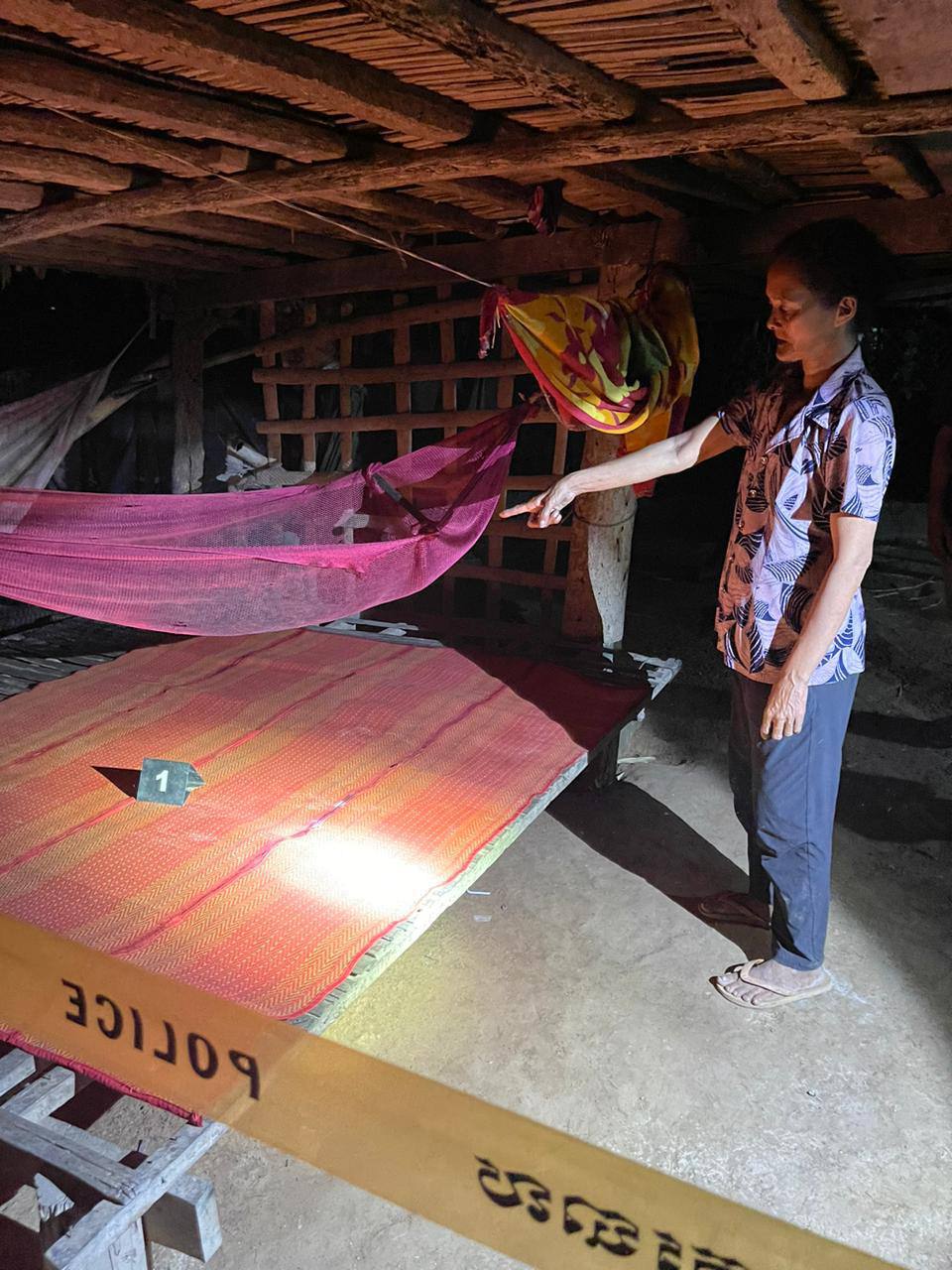ឥទ្ធិពលគ្រឿងញៀន! ម្តាយតិរិច្ឆានប្រើប្រាស់គ្រឿងញៀនសម្លាប់កូនអាយុ១៨ខែ ដោយទះកំភ្លៀង រួចចាប់បោកផ្ទប់នឹងគ្រែ យកដៃខ្ទប់ច្រមុះរួចដាក់ចោលក្នុងអង្រឹងក្រោមផ្ទះ!