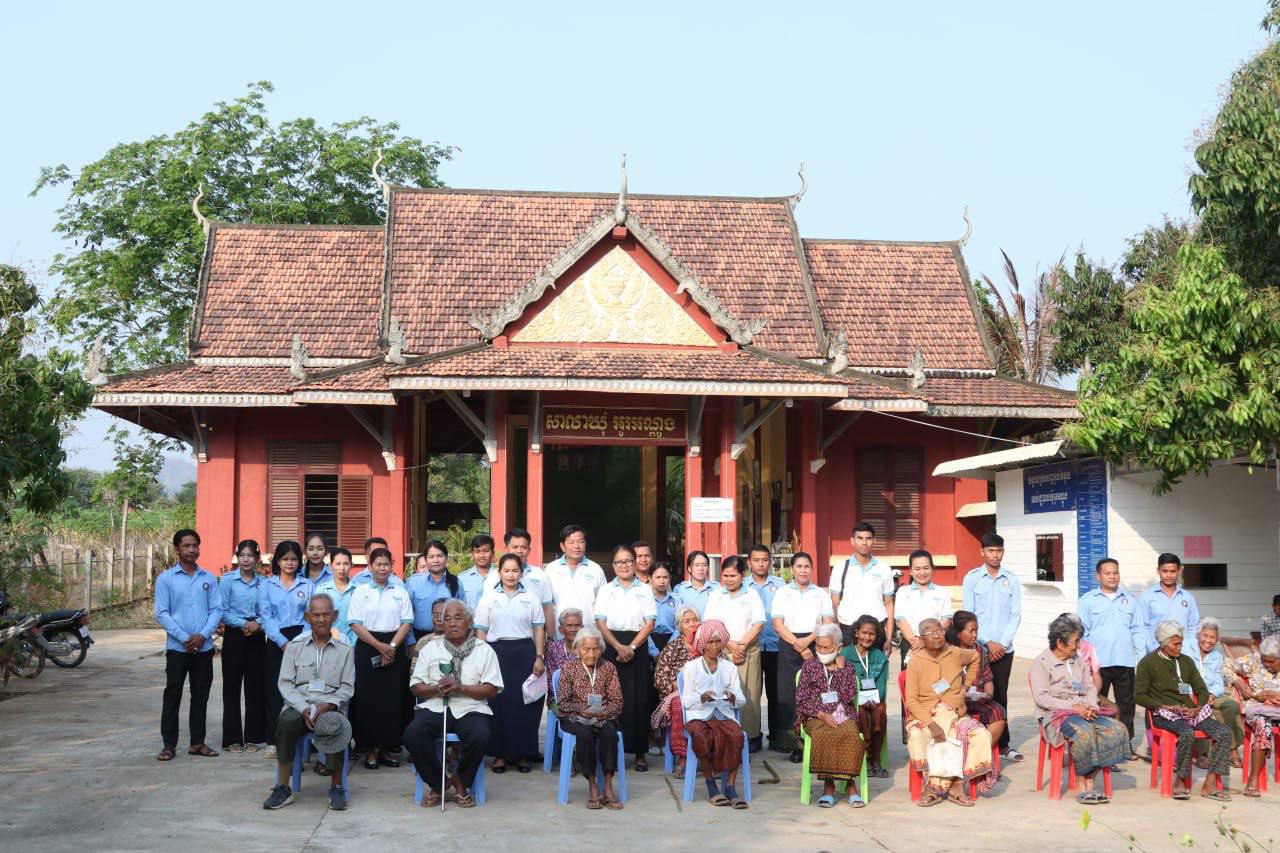ចាស់ជរាគ្មានទីពឹង ចំនួន៤៨នាក់ ទទួលប្រាក់ឧបត្ថម្ភពីមូលមូលនិធិ របស់លោកជំទាវ បាន ស្រីមុំ