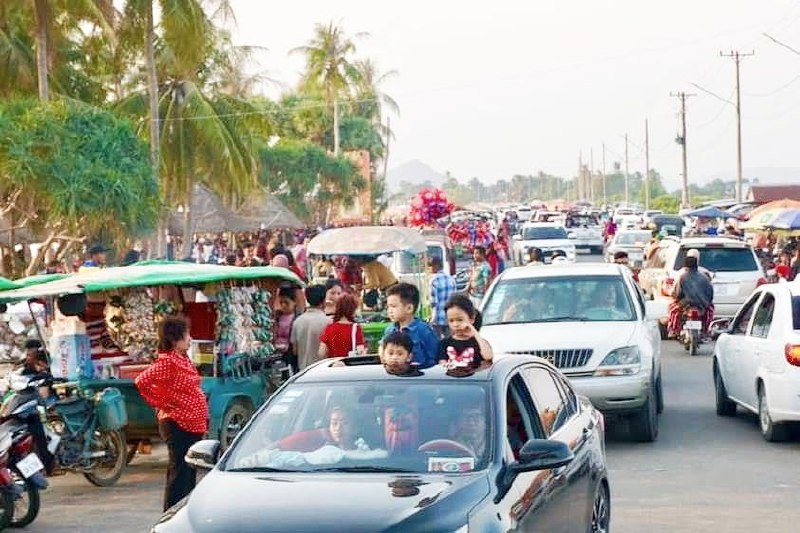 ខេត្តកែបទទួលបានភ្ញៀវទេសចរណ៍ជាតិ និងអន្តរជាតិជាង៧ម៉ឺននាក់ រយៈពេល៣ថ្ងៃ នៃពិធីចូលឆ្នាំចិន