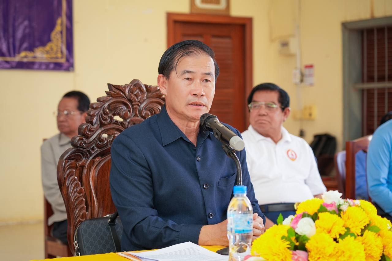 លោកខូយ រីដា ជួបសំណេះសំណាលក្រុមប្រឹក្សាឃុំស្រុកវាវែង ដែលជាអង្គបោះឆ្នោតជ្រើសរើងសមជិកព្រឹទ្ធសភានាពេលខាងមុខនេះ