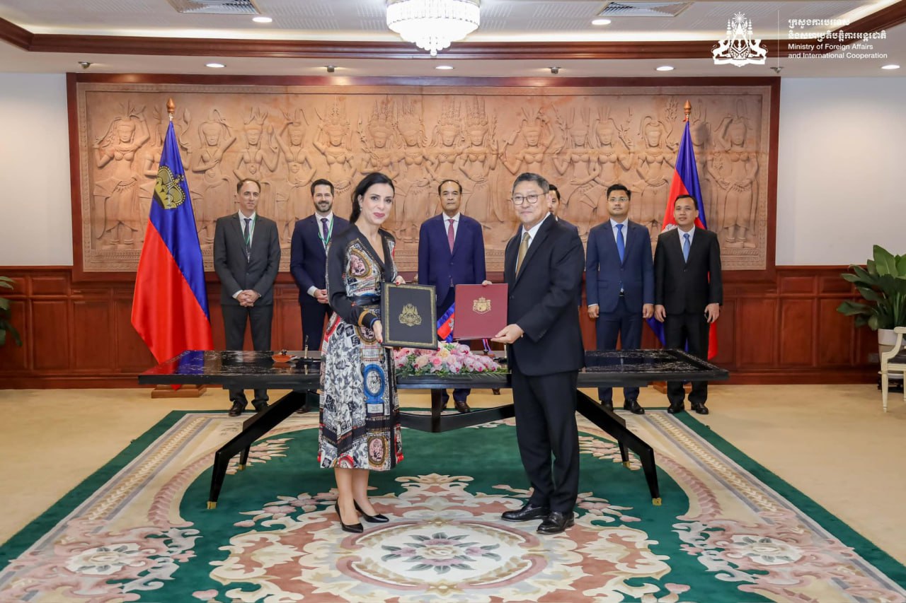 «រដ្ឋមន្ត្រីក្រសួងការបរទេសកម្ពុជា និងលិចតិនស្តាញ ចុះហត្ថលេខាលើកិច្ចព្រមព្រៀងក្របខ័ណ្ឌស្តីពីកិច្ចសហប្រតិបត្តិការអភិវឌ្ឍន៍»