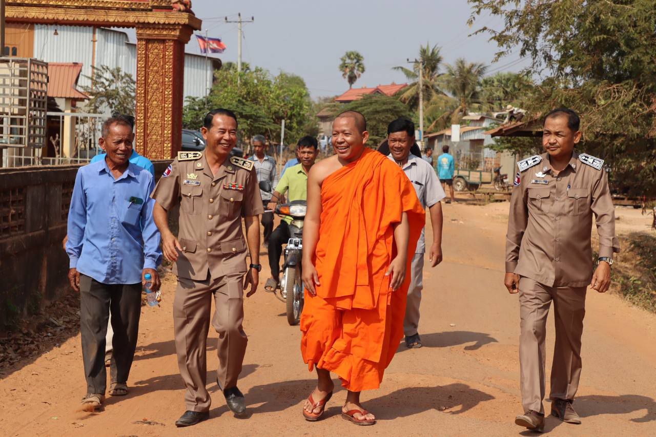 អភិបាលស្រុកស្ទោងអំពាវនាវឲ្យបងប្អូនប្រជាពលរដ្ឋត្រូវជួយថែរក្សាសមិទ្ធផលដែលរាជរដ្ឋាភិបាលបានផ្ដល់ជូន