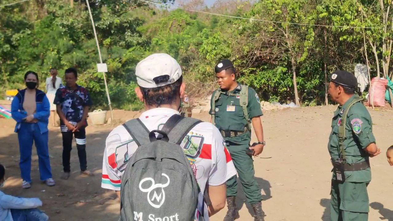 ពលករខ្មែរជាង៥០នាក់បានឆ្លងដែនត្រឡប់មកប្រទេសកម្ពុជាវិញតាមច្រករបៀង ក្នុងស្រុកសំពៅលូន