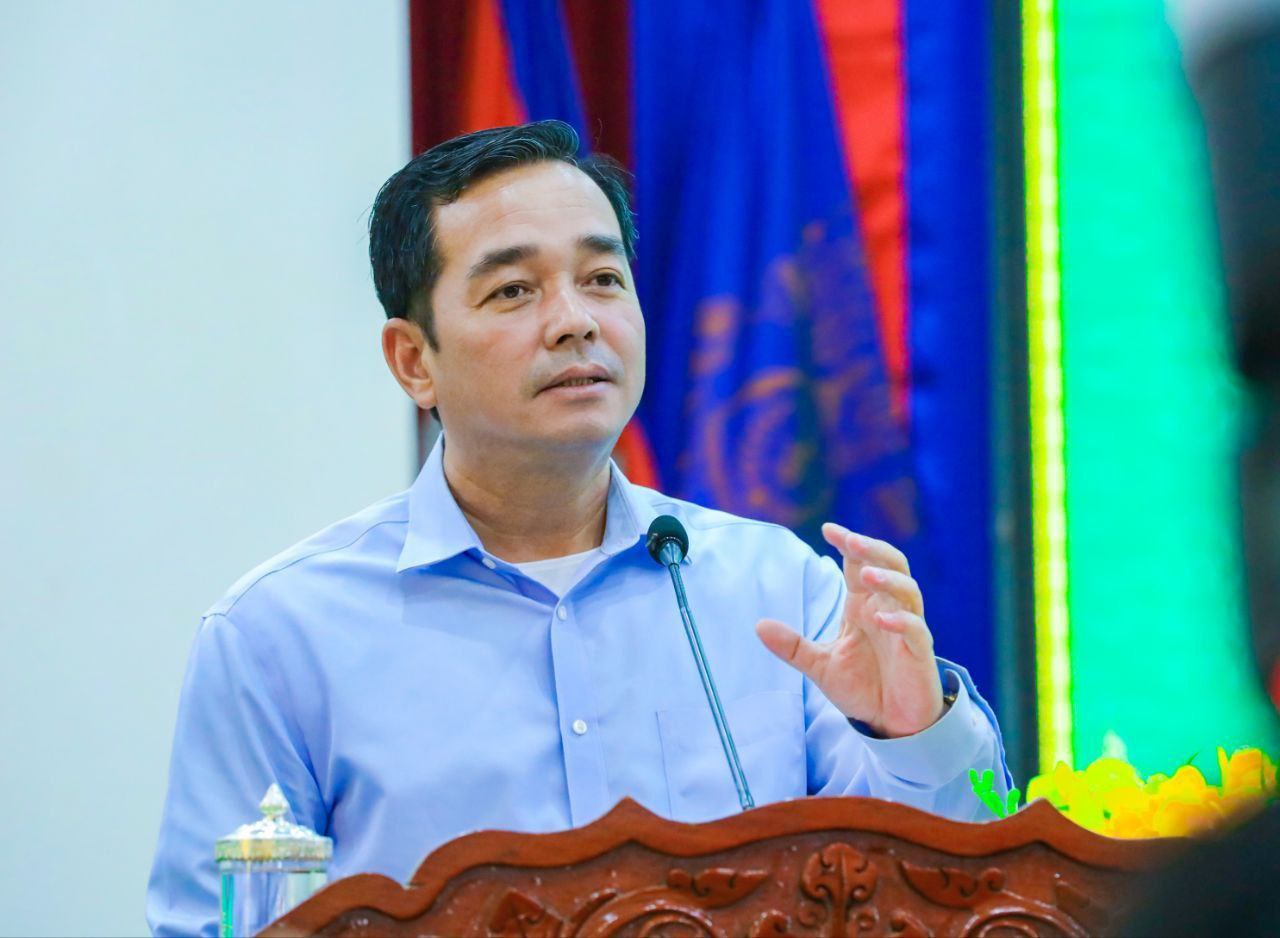 ចៅហ្វាយខេត្តកំពង់ចាម ដកបញ្ឈជើងស្មៀនឃ្មុំច្បារអំពៅ ព្រោះទាលុយពីពលរដ្ឋ ២០០ដុល្លារថ្លៃស្នើសុំច្បាប់រៀបការអាពាហ៍ពិពាហ៍