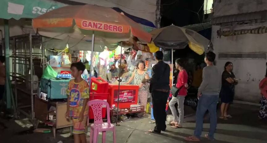 ក្មេងស្ទាវមួយក្រុមបាន គប់ថុំថ្មនឹងវាយយុវជន៣នាក់ត្រូវបានអ្នកភូមិបាញ់២គ្រាប់បំបែកហ្វូង