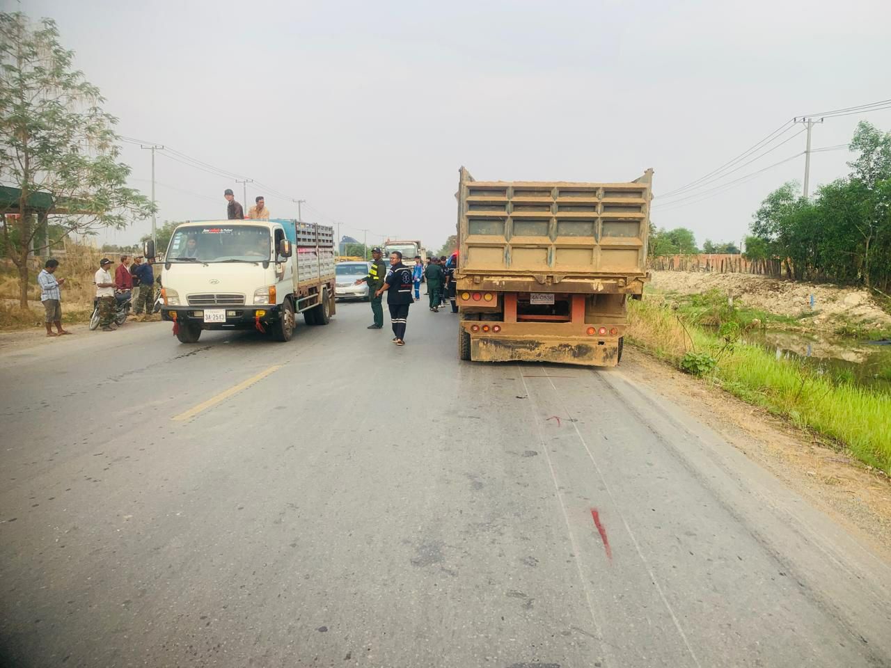 បុរសម្នាក់សង្ស័យស្រវឹងជិះម៉ូតូបុករថយន្តបណ្ដាលឱ្យស្លាប់