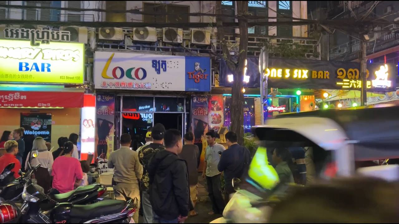 តភ្លើងខ្វះបច្ចេកទេសបណ្តាលឱ្យឆក់បុរសម្នាក់ធ្លាក់ពីលើជណ្តើរកម្ពស់០៣ម៉ែត្ររងរបួសធ្ងន់
