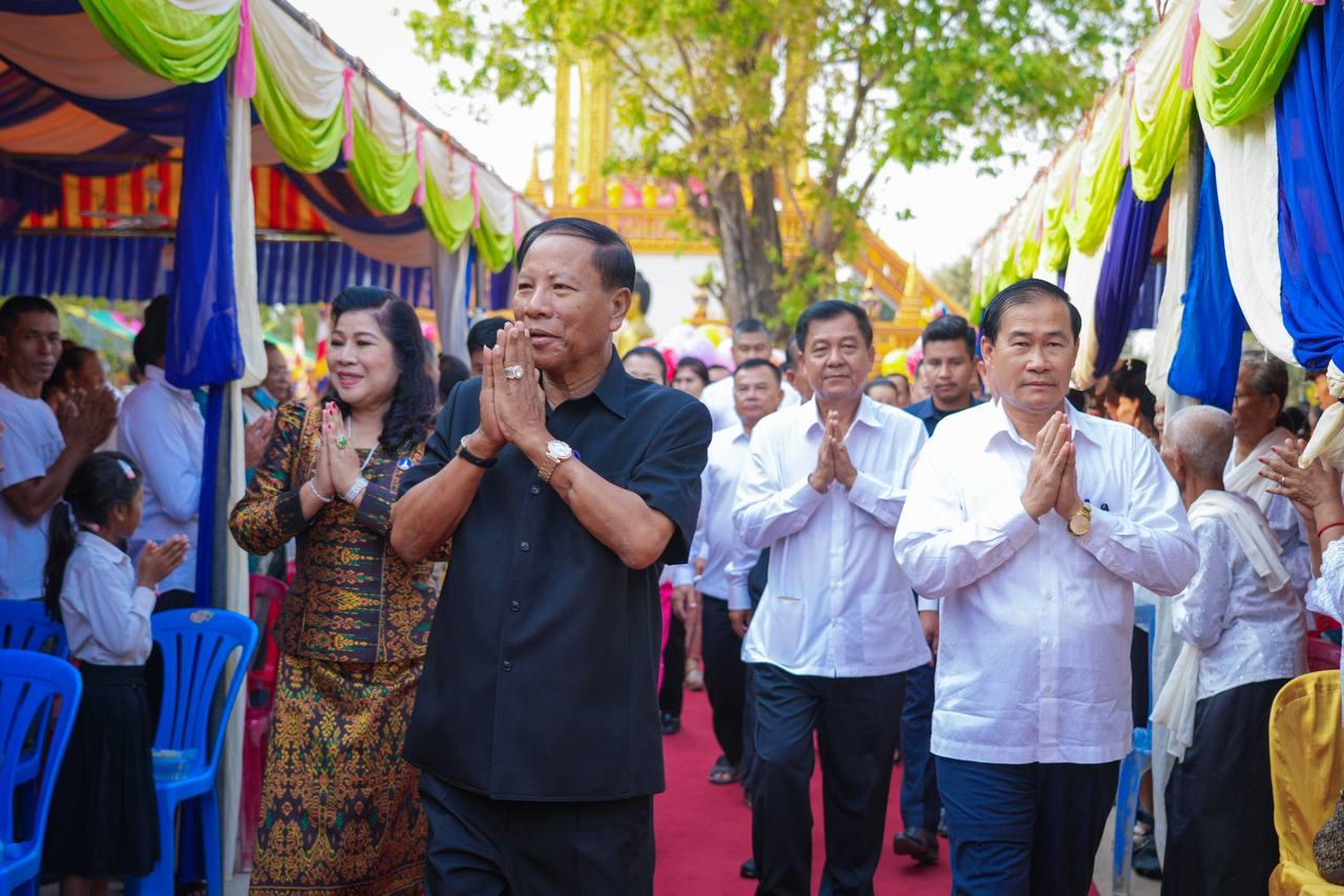 ក្រោយមានការរិះគន់! ព្រះអង្គផ្ចាញ់មារ ក្នុងវត្តវាល ខេត្តពោធិ៍សាត់ ត្រូវបានកែសម្រួលព្រះភ័ក្ត្រសារជាថ្មី និងធ្វើពិធីអភិសេក រួមជាមួយពិធីឆ្លងចូឡាមុនីចេតិយ