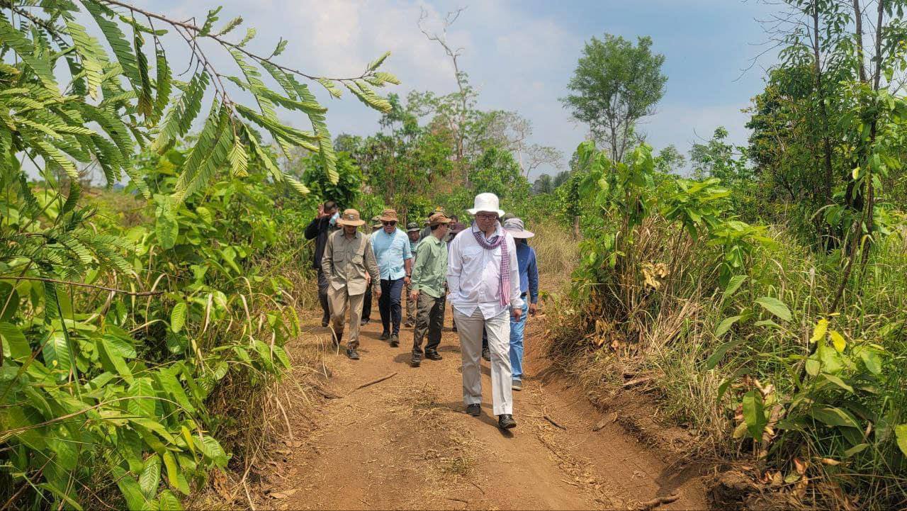 រដ្ឋមន្ត្រីបរិស្ថាន៖ លើកទឹកចិត្តដល់កងកម្លាំងគ្រប់ប្រភេទ បន្តការងារបង្រ្កាបទប់ស្កាត់បទល្មើស ដើម្បីថែរក្សាការពារធនធានធម្មជាតិ ដល់កូនចៅជំនាន់ក្រោយបន្តទៀត