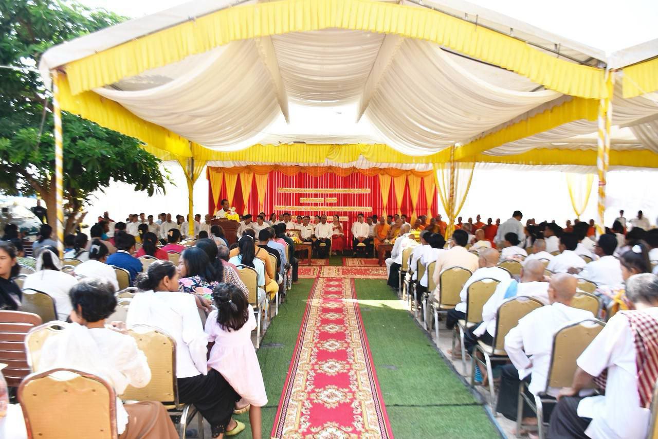 ឯកឧត្តមអុី ឈាន អញ្ជើញចូលរួម ក្នុងពិធីឆ្លងប្រាសាទជ័យមង្គលព្រះសិអារ្យមេត្រី(ទ្វារប្រាំបី)នៅវត្តគីរីរតនារាម ហៅវត្តភ្នំយ៉ាត