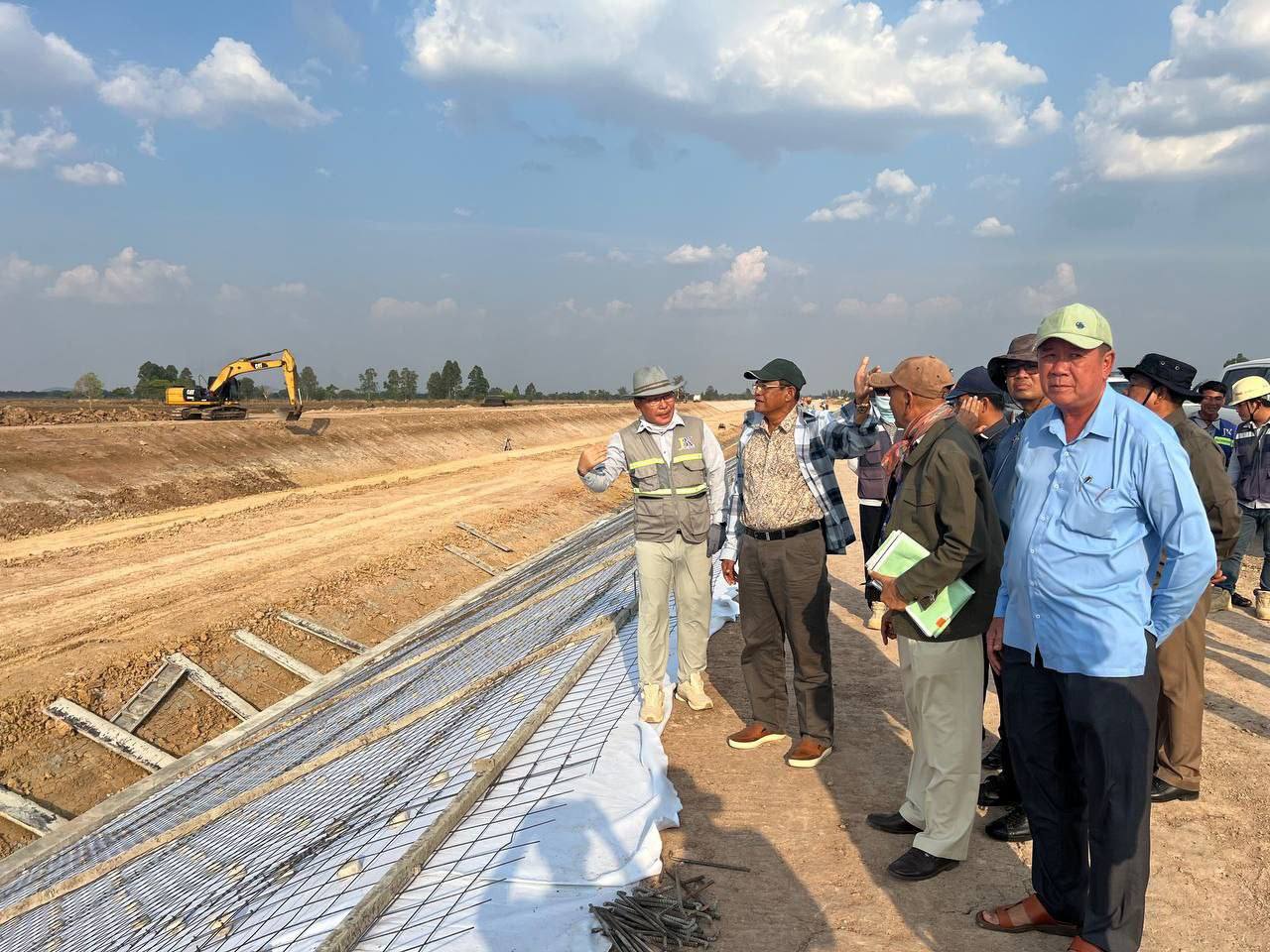 លោក កែ គឹមយ៉ាន អញ្ជើញពិនិត្យវឌ្ឍនភាពគម្រោងប្រព័ន្ធធារាសាស្ត្រនិងកាត់បន្ថយទឹកជំនន់(គម្រោងកូរ៉េ)