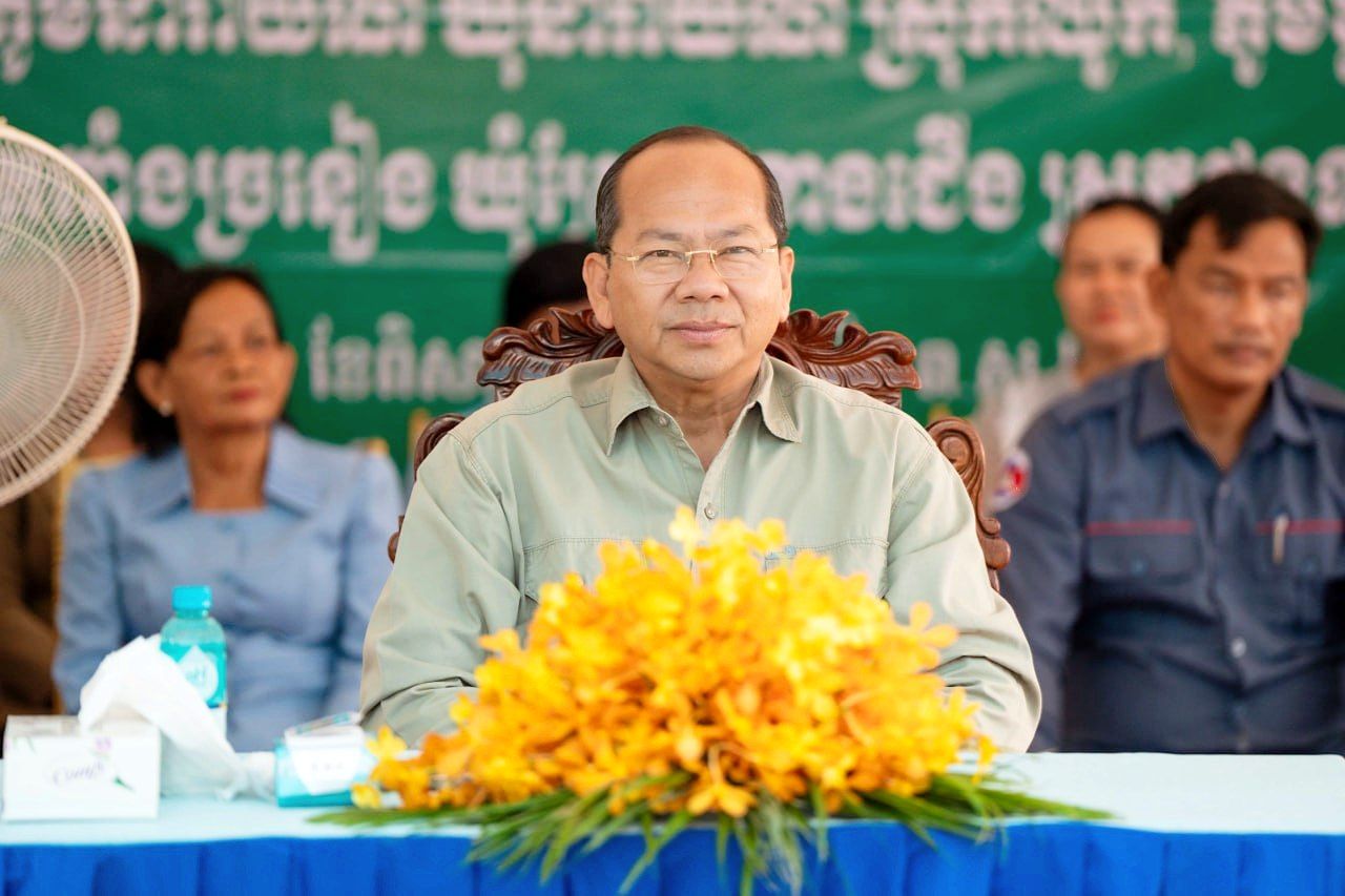 អាជ្ញាធរខេត្តកំពតបន្តចែកបណ្ណកម្មសិទ្ធដីធ្លីជូនពលរដ្ឋជាង ២ពាន់គ្រួសារក្នុងស្រុកចំនួន៣ ស្មើនឹងជិត ៧ពាន់ក្បាលដី