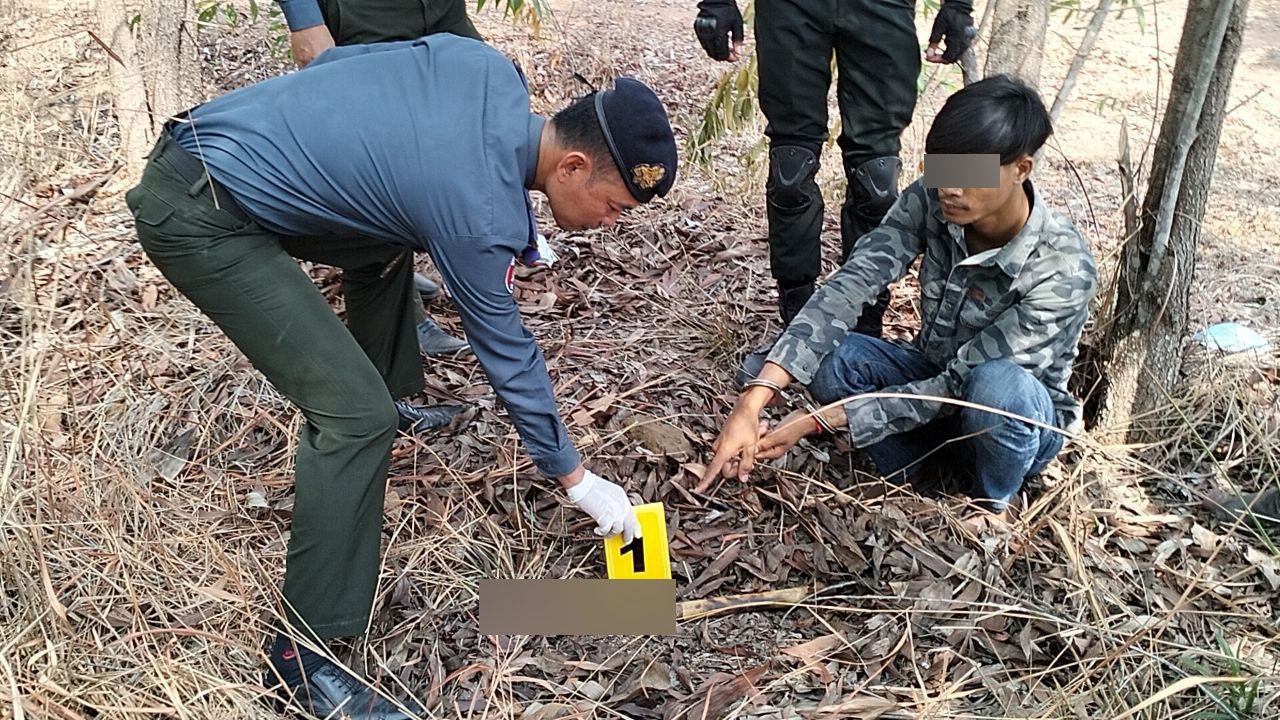 បំបែកសំណុំរឿងករណី ឃាតកម្មកាប់យុវជនម្នាក់ស្លាប់ និងម្នាក់ទៀតរងរបួស សមត្ថកិច្ចប៉េអឹបចាប់ជនសង្ស័យ ចំនួន ០២នាក់