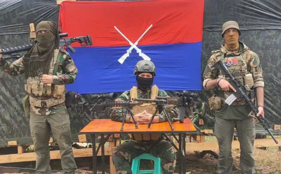 ក្រុមអ្នកស្ម័គ្រចិត្តលោកខាងលិច នាំគ្នាមកចូលរួមជាមួយនឹងចលនាតស៊ូភូមា ដើម្បីប្រយុទ្ធជាមួយនឹងទាហានរបបយោធាមីយ៉ាន់ម៉ា