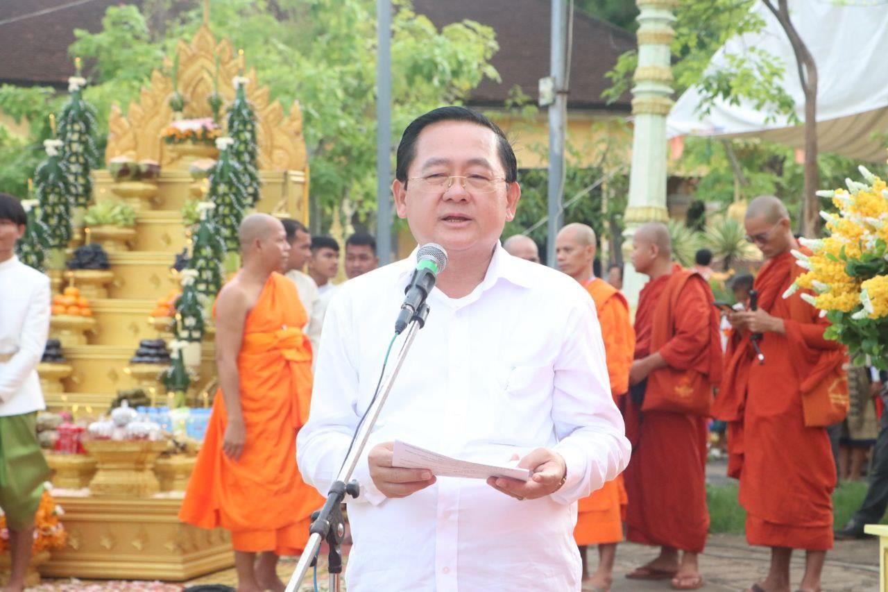 រដ្ឋបាលខេត្តបាត់ដំបង ប្រារព្ធពិធីបុណ្យវិសាខបូជា