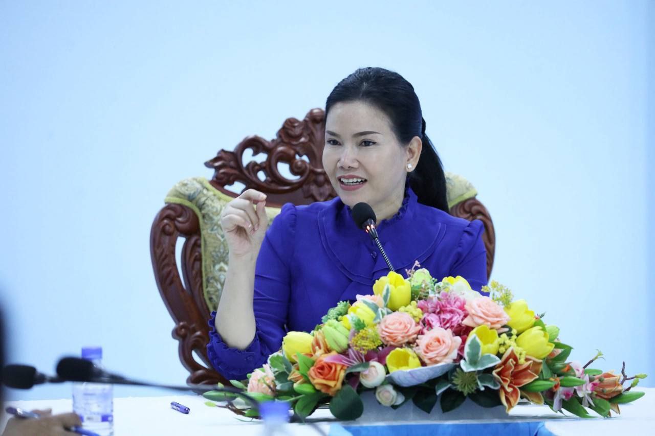លោកជំទាវ បាន ស្រីមុំ ប្រធានគណៈកម្មាធិការគណបក្សប្រជាជនកម្ពុជាខេត្តប៉ៃលិន ស្នើដល់អង្គបោះឆ្នោតថែរក្សាសុខភាព ហើយត្រូវពិនិត្យមើលអត្ដសញ្ញាណប័ណ្ណ ឬឯកសារពាក់ព័ន្ធ ក្នុងការចូលរួមបោះឆ្នោតជ្រើសរើសក្រុមប្រឹក្សាខេត្ត ក្រុង ស្រុក អាណត្តិទី៤