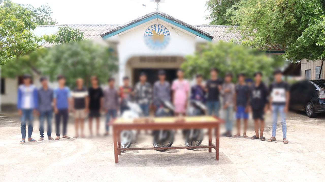កម្លាំងជំនាញផ្នែកនគរបាលយុត្តិធម៌ នៃអធិការដ្ឋាននគរបាលស្រុកសាលាក្រៅ បានឃាត់ខ្លួនក្មេងៗៗដែលប្រើហឹង្សាទៅវិញទៅមក