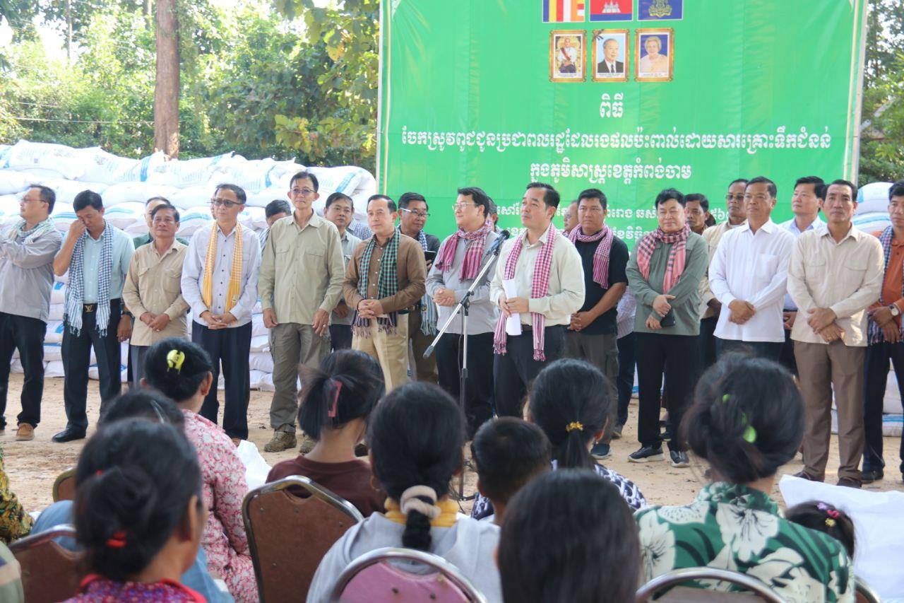 រដ្ឋាភិបាលផ្តល់ស្រូវពូជ២៦១,៩តោន ចែកជូនប្រជាកសិករ ដែលរងគ្រោះដោយទឹកជំនន់នៅទូទាំងខេត្តកំពង់ចាម