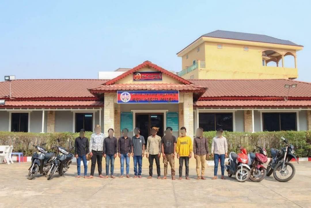 កងរាជអាវុធហត្ថខេត្តកំពង់ស្ពឺបញ្ជូនក្រុមក្មេងទំនើង១០នាក់ ទៅតុលាការខេត្ត