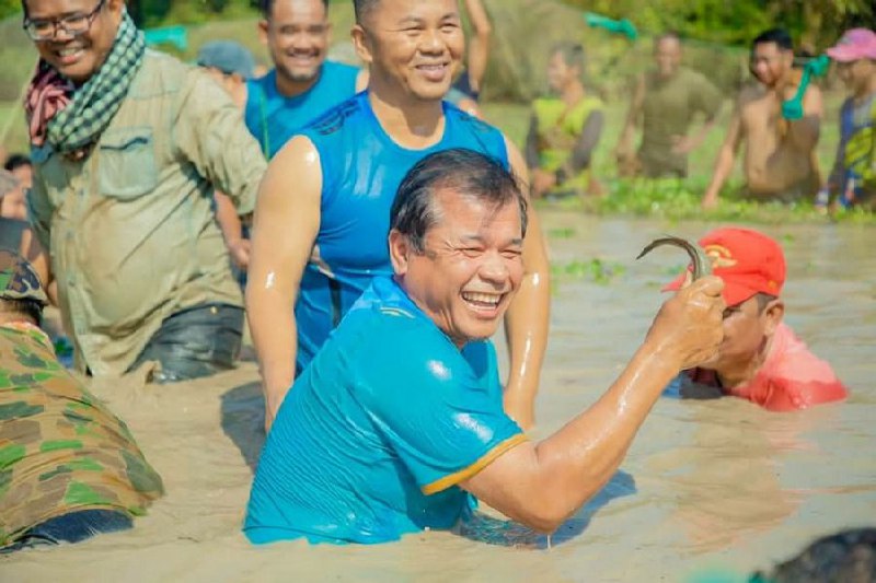 ប្រជាសហគមន៍នៅឃុំអំពិល ស្រុកប្រាសាទបាគង ខេត្តសៀមរាប បានចាប់ត្រីរួមគ្នានៅស្រះសហគមន៍ សម្រាប់ប្រារព្ធពិធីឡើងមាឃតាមទំនៀមទម្លាប់ប្រពៃណី