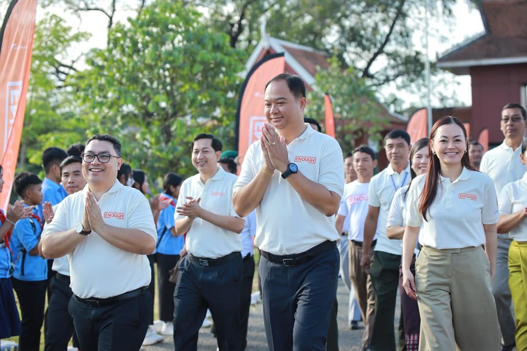 អភិបាលខេត្តព្រះវិហារ ដឹកនាំក្បួនដង្ហែរយុទ្ធនាការគ្រប់គ្រាន់ក្រោមពាក្យស្លោក «ជីវភាពគ្រប់គ្រាន់ អាហារគ្រប់គ្រាន់» ដើម្បីលើកកម្ពស់ការយល់ដឹង និងផ្សព្វផ្សាយស្តីអំពីសុវត្ថិភាពចំណីអាហារ