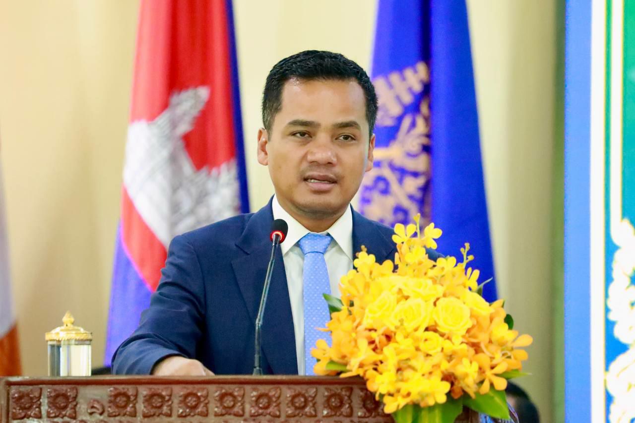 ឯកឧត្តមអភិសន្តិបណ្ឌិត ស សុខា ណែនាំឱ្យសិក្សាបញ្ជូននគរបាលល្មើសវិន័យទៅធ្វើការនៅព្រំដែន ពី៣ ទៅ ៦ខែ