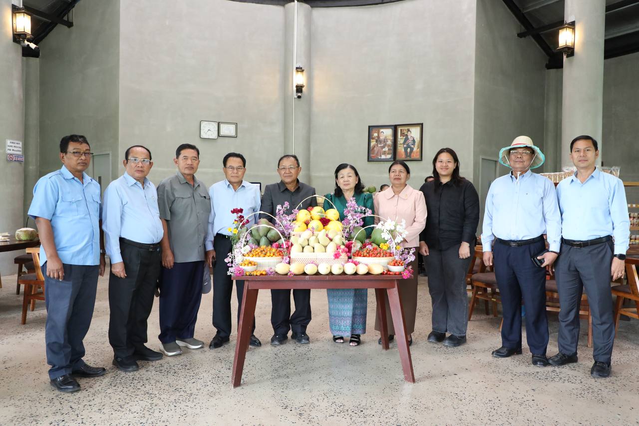 គណៈកម្មការទី៧រដ្ឋសភា ទស្សនកិច្ចស្វែងយល់តំបន់កសិទេសចរណ៍ ម៉ុង ឫទ្ធី សែនជ័យ ក្នុងស្រុកសំរោងទង