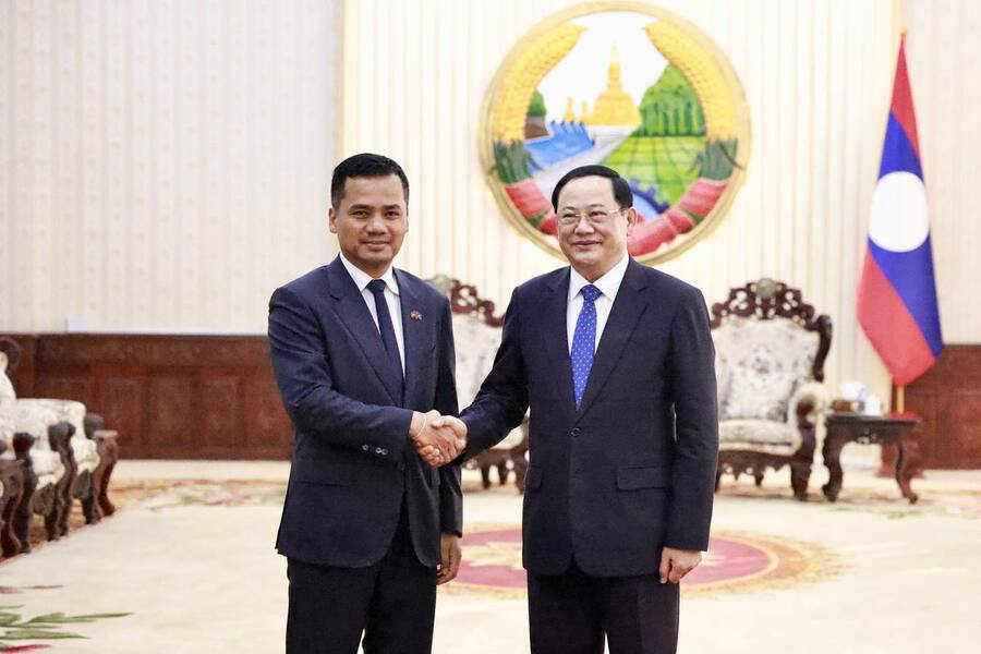 ឯកឧត្តមអភិសន្ដិបណ្ឌិត ស សុខា ស្នើសុំ នាយករដ្ឋមន្ដ្រីឡាវ ផ្តល់ការគាំទ្រ និងជួយជ្រោមជ្រែង ការអនុវត្តកិច្ចសហប្រតិបត្តិការឆ្នាំ ២០២៥ រវាងក្រសួងមហាផ្ទៃកម្ពុជា និងក្រសួងសន្តិសុខសាធារណៈឡាវ ឱ្យសម្រេចបានជោគជ័យ