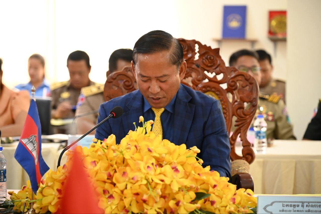 អភិបាលខេត្តតាកែវថា៖ ឆ្នាំ២០២៤ ការនាំទំនិញឆ្លងកាត់ព្រំដែនរវាងខេត្តតាកែវ និងខេត្តអាងយ៉ាង មានទំហំទឹកប្រាក់ជាង ១ពាន់លានដុល្លារ