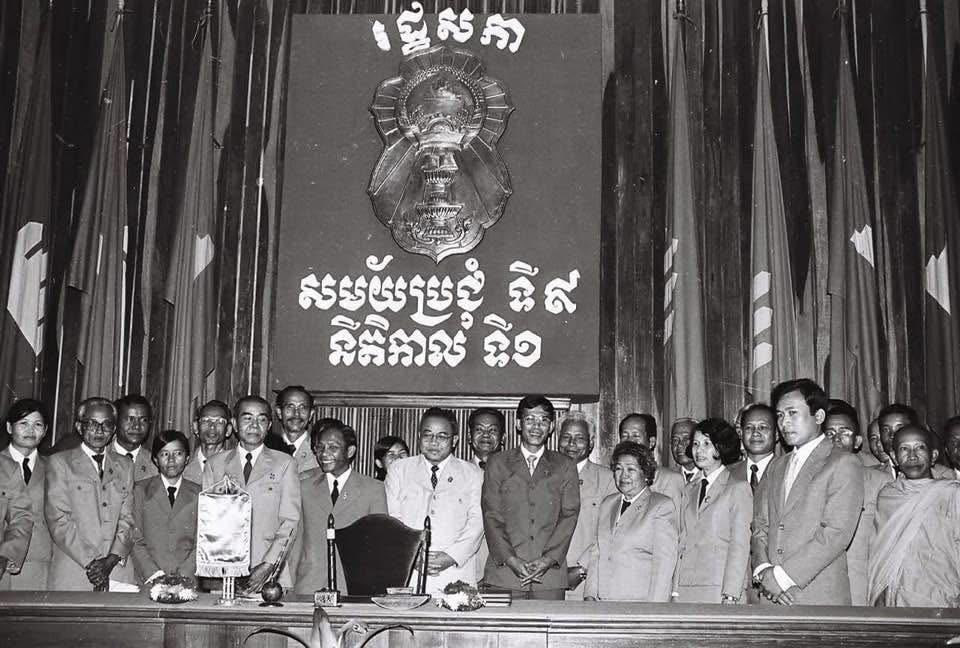 សម្តេចតេជោ ហ៊ុន សែន ឃើញរូបថតចាស់ស្រណោះដល់ការសាមគ្គី ដើម្បីជាតិ និងប្រជាជនកម្ពុជា