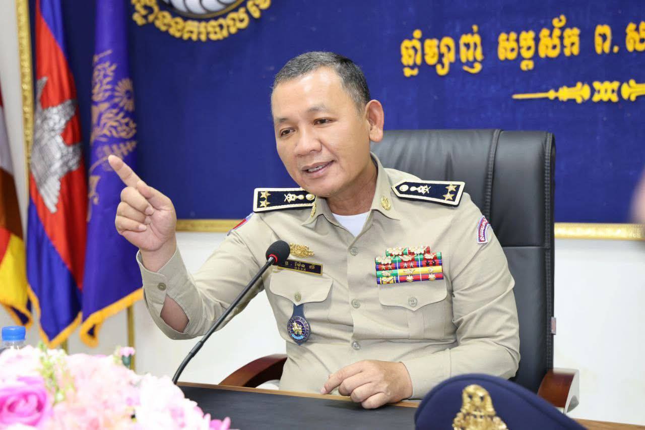 ស្នងការខេត្ដតាកែវ បញ្ជាឱ្យនគរបាលក្រុង-ស្រុកទាំង១០ និងផែននគរបាលសណ្ដាប់ធ្នាប់លុបបំបាត់រថយន្ដដឹកទំនិញសំពីងសំពោងឱ្យអស់ ក្នុងភូមិសាស្ត្រខេត្ដតាកែវ