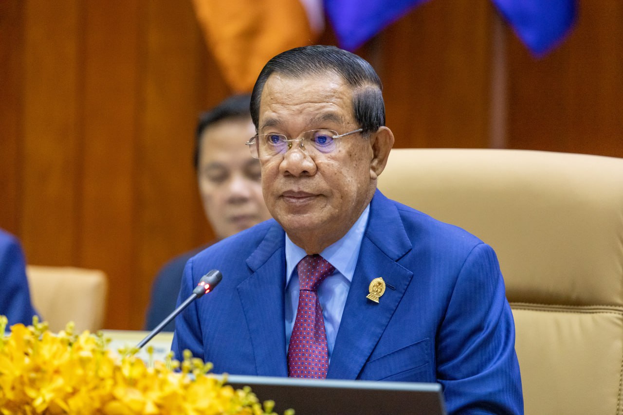 សមាជរដ្ឋសភានិងព្រឹទ្ធសភា គំាទ្រនិងកោតសរសើររាជរដ្ឋាភិបាល ដែលបានខិតខំប្រឹងប្រែង និងយកចិត្តទុកដាក់ជំរុញ អភិវឌ្ឍន៍ គំាទ្រ អាជីវកម្មក្នុងសេដ្ឋកិច្ចក្រៅប្រព័ន្ធ